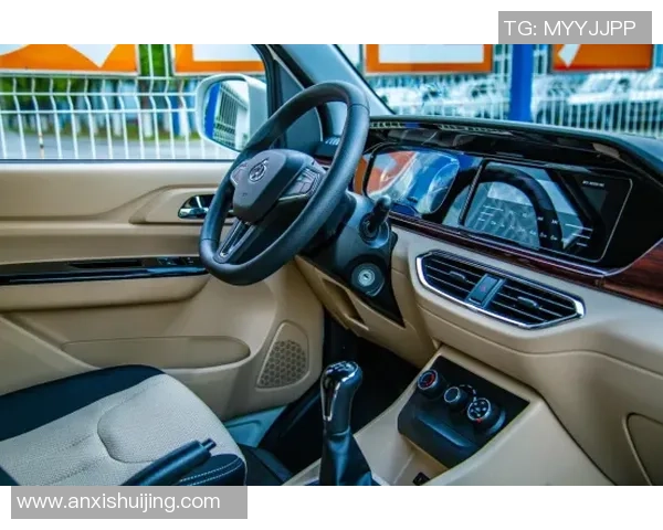 金嗓子携手足球明星共谱激情乐章助力运动健康新风尚